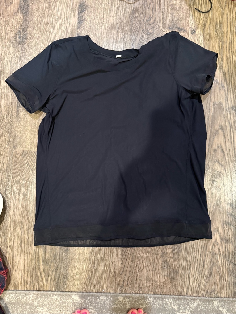 Women’s Black Short-Sleeve Crewneck Top